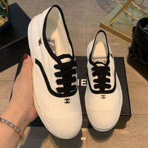chanel香奈儿女鞋20新款山茶花经典百搭平底日常休闲帆布鞋小白鞋