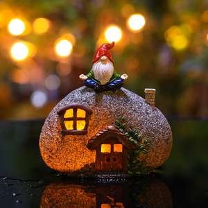 可发光摆件创意房子太阳能灯花园庭院装饰小矮人夜灯圣诞节日布置