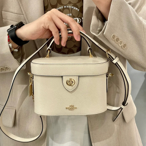 coach/蔻驰女包 新款圆形盒子牛皮单肩包斜挎水桶包
