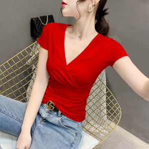 大红色v领短袖t恤女夏季2023新款纯棉紧身上衣设计感小众百搭体恤