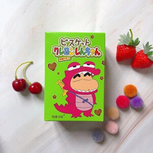 台湾进口零食玩菓子屋蜡笔小新焦糖草莓味巧克力粟米星星饼干25g