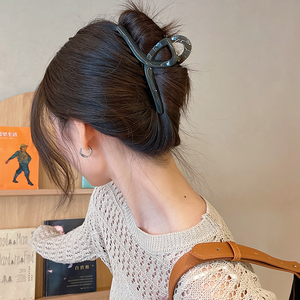 抓夹女鲨鱼夹大号高级感发夹后脑勺发量多网红夹子新冬头饰盘发卡