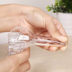 女性私处扩阴器另类