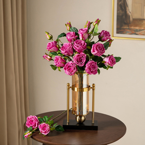 卧室假鲜花