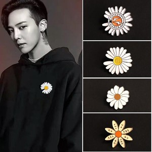 权志龙gd同款小雏菊徽章 可爱日系金属胸针ins潮男胸章衣服扣针