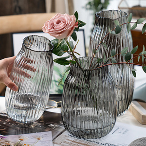 轻奢北欧原色玻璃花瓶客厅水养富贵竹百合竖纹插花不规则花器摆件