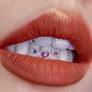 牙钻自己粘牙钻自己粘牙齿装饰钻饰品牙齿美容牙齿镶钻水晶牙饰手