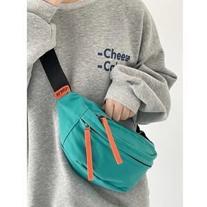 斜挎小包女腰包女潮ins超火百搭包2022新款运动帆布包胸包女夏季