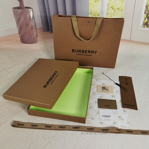 巴宝莉burberry专柜新款围巾盒子披肩空盒衬衫礼盒风衣大衣包装盒