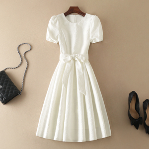 白色连衣裙女夏季2024新款高级感法式公主风小个子收腰显瘦小白裙