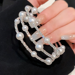水晶环绕珍珠手镯女高级感素圈银手镯轻奢小众精致手环多层手饰品