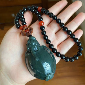 和田玉青玉塔青龙龟手把件 手把玩 搭配黑玛瑙珠链 配证书132.1g