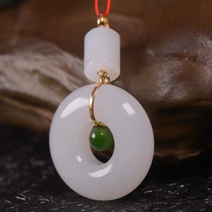 大男孩珠宝 新疆和田羊脂白玉墨玉黄玉糖玉时尚女款和田玉吊坠