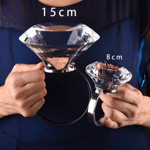 大钻戒玩具恶搞仿真大钻石戒指大戒指夸张大尺码整蛊求婚沙雕透明