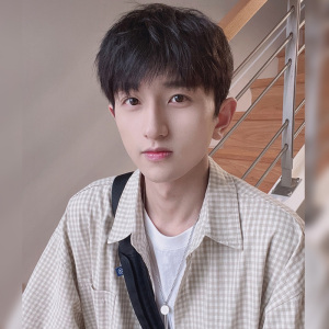 假发男短发网红韩版帅气自然蓬松逼真黑色短直发学生日常全头套式