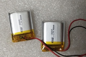 3.7v打火机充电锂电池小702025配件电子防风电弧点烟器内置602025