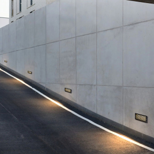 汽车坡道灯车库出口壁灯指示灯走廊过道百叶墙角灯户外防水地脚灯