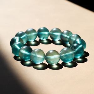 天然水晶冰种萤石手链绿色蓝色礼物情侣矿石半宝石透体手串男女