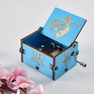 源头厂家创意蓝色数码宝贝音乐盒现代木质手摇音乐盒