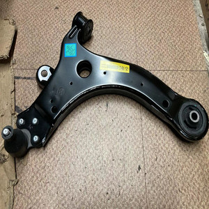 适配别克新世纪/皇朝/君威/君越/gl8/下支臂前三角臂下摆臂原厂