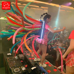 酒吧夜场gogo互动气氛背包发光背包气氛爆点长条气球舞台道具