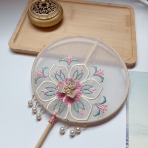 古代的扇子公主古风长柄仙气配旗袍汉服仙女走秀拍照双面绣团扇