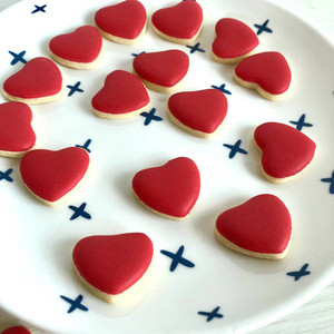 红色迷你爱心糖霜曲奇饼干满月酒婚礼甜品摆台装饰手工饼干