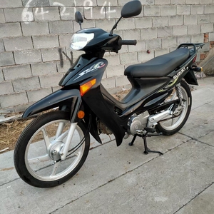 二手原装铃木赛驰110发动机弯梁车男女款通用赛胜畅迪燃油摩托车