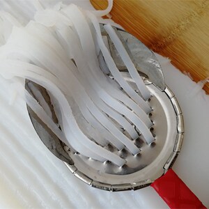 凉粉擦子切条神器切刮丝器商用拉凉皮刮子家用豌豆粉切凉粉网格刀