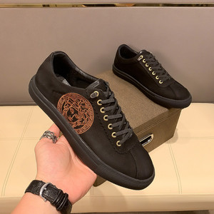 欧洲站美杜莎男鞋2021新款真皮刺绣休闲鞋男潮流百搭轻奢小白鞋男