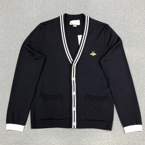 gucci 2020秋冬小蜜蜂刺绣男士休闲开衫v领针织衫毛衣