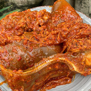 傣族腌猪头肉酸肉云南临沧耿马孟定特产小吃傣味手工腌制酸辣可口
