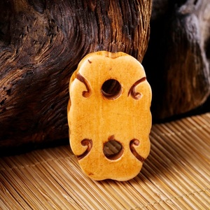 复古做旧雕刻牛骨二饼背云牌子吊坠隔珠金刚星月佛珠手串项链配饰