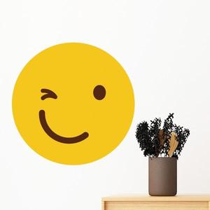 i眨眼笑黄色可爱卡哇伊聊天网聊表情包图案墙贴纸装饰画可移除贴