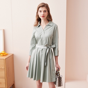 郁香菲专卖店2021春季款中袖连衣裙女七分袖气质设计感小众中裙女