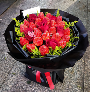 抖音草莓红玫瑰水果花束生日情人节圣诞节七夕三八女神节沈阳同城