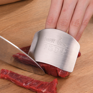 不锈钢护指器菜护手器保护手指套卫士厨房护指套防切手 切肉神器