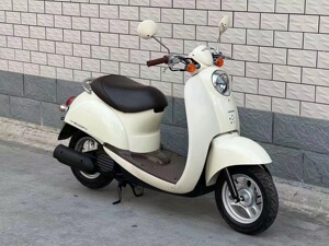 新本田踏板摩托车