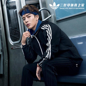 阿迪三叶草 王嘉尔同款涂鸦印花两面穿休闲防风衣连帽外套 dx4218