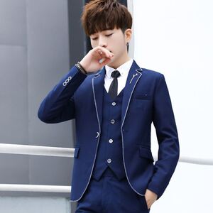 主持人西服男中学生