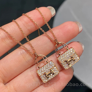 hermes/爱马仕包包项链18k玫瑰金kelly康康h字母满钻锁骨链