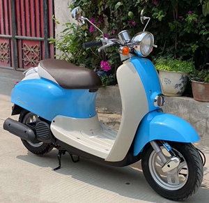 进口本田24期小龟50cc复古公主踏板电喷水冷巧格燃油幼兽摩托车