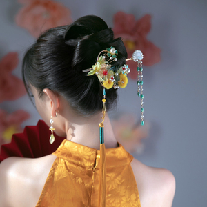 盘发流苏簪子浅色系新娘头饰黄色绒花国风旗袍秀禾结婚中国风发饰