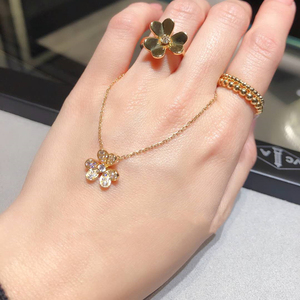 代购vca 梵克雅宝三叶草项链 18k黄金 满钻 frivole花瓣 锁骨链
