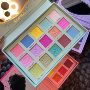 15色轻欧美眼影盘低饱和灰粉色蓝色绿色紫色小众品牌高级夏天哑光