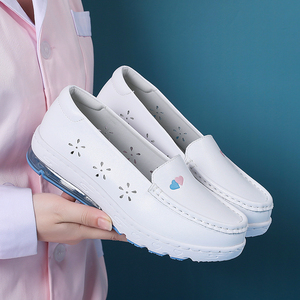 真皮气垫护士鞋女白色软底透气不累脚平跟防滑防臭四季款医护白鞋