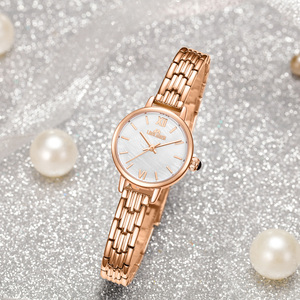 白贝母手表小巧女精致高级感冷淡风2021年新款时尚潮流小表盘女表