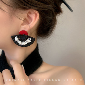中国风浮雕立体扇子耳环女复古高级感浮夸耳钉小众设计感个性耳饰