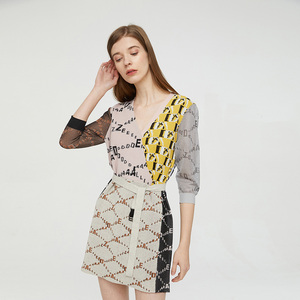 素笺2021春秋季新款五分袖时尚气质收腰v领针织连衣裙女提花短裙