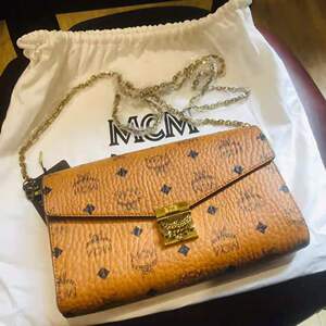 韩国mcm女包2021新款经典单肩斜挎包翻盖信封包拼皮链条包小方包